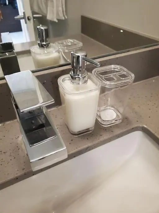 Apartamento Stunning 1 Bedroom Condo In Calgary With Riverview Canadá