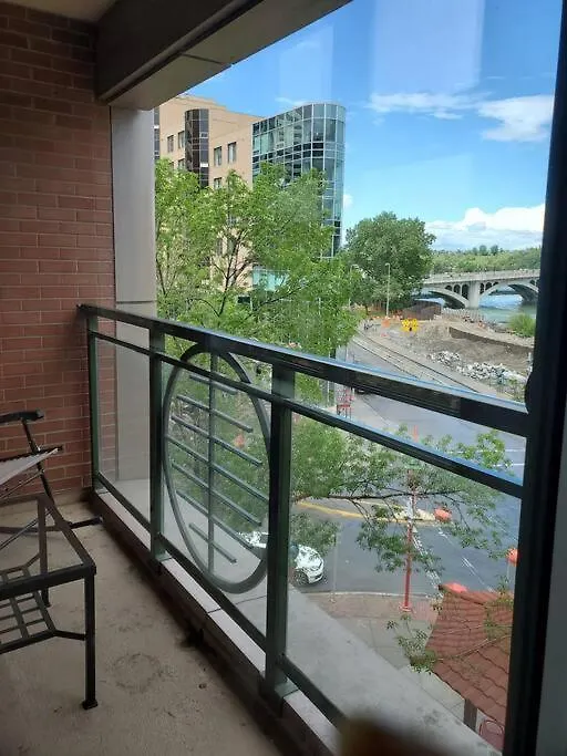 Stunning 1 Bedroom Condo In Calgary With Riverview Canadá